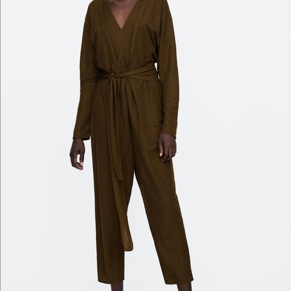 Zara Other - Zara jumper zip up NWT M